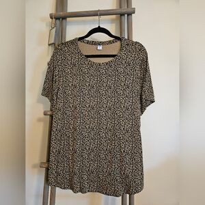 ❇️NWT❇️ Old Navy Tan and Black Leopard Print Short Sleeve Top